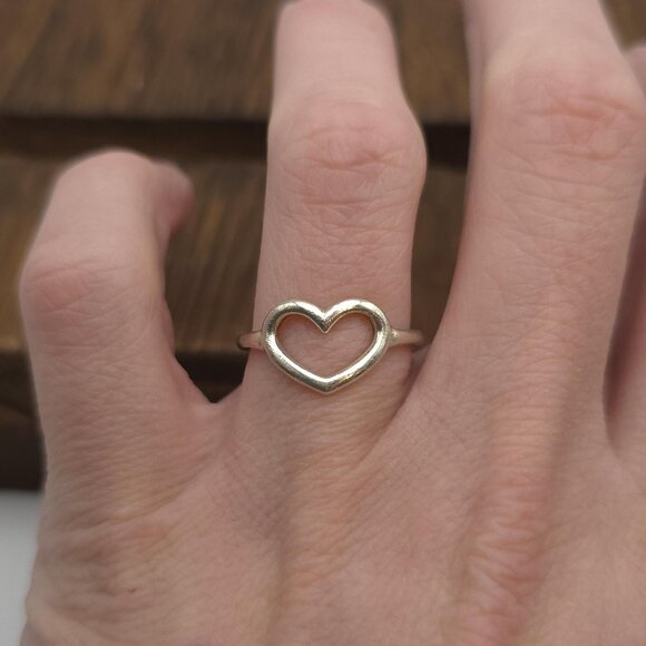 Pandora Jewelry - Size 7 Sterling Silver Simple Pandora Heart Ring A1201